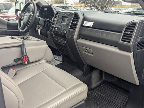 Used 2019 Ford F250 XL w/ Power Equipment Group image 24