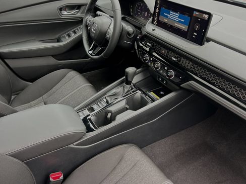 Used 2025 Honda Accord Sport image 14