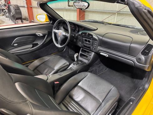 Used 2003 Porsche Boxster image 22