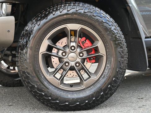 Used 2016 Jeep Wrangler Sahara AWD/4WD image 10