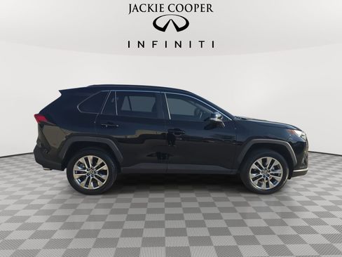 Used 2024 Toyota RAV4 XLE Premium image 4