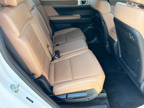Used 2024 Hyundai Santa Fe Limited AWD/4WD image 32