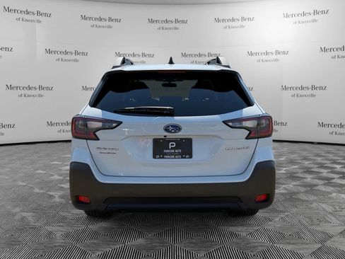 Used 2023 Subaru Outback Premium image 4