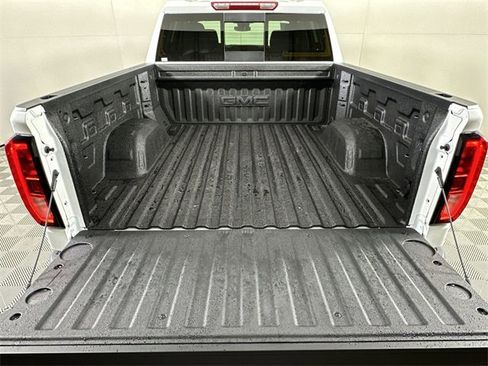 New 2025 GMC Sierra 1500 Elevation image 26