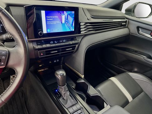 Used 2025 Toyota Camry SE FWD image 26