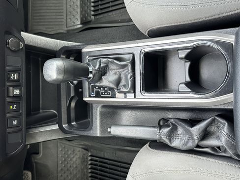 Used 2019 Toyota Tacoma SR5 image 32