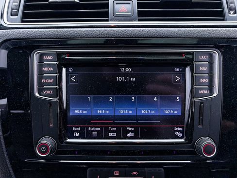 Used 2016 Volkswagen Jetta SEL image 15