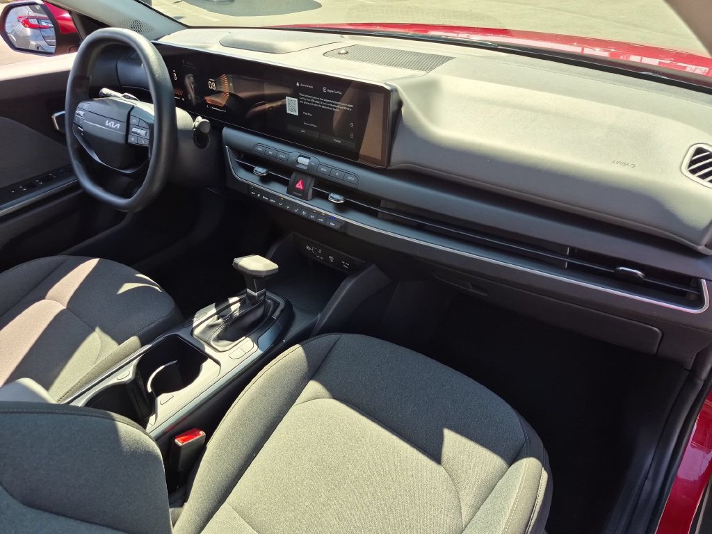 Used 2025 Kia K4 FWD image 29
