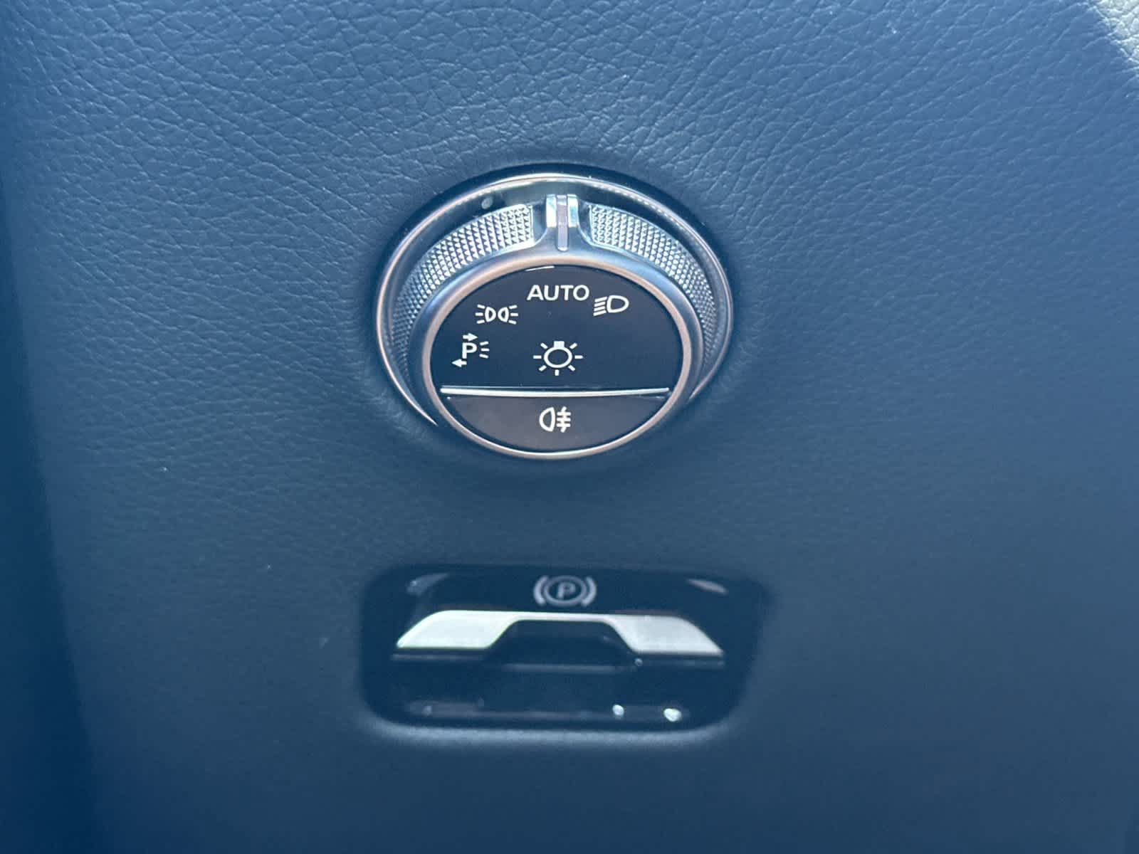 Used 2026 Mercedes-Benz GLC 300 4MATIC image 31