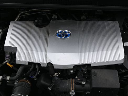 Used 2022 Toyota Prius LE image 38