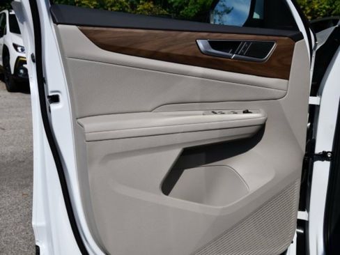 New 2026 Volkswagen Atlas SE image 10