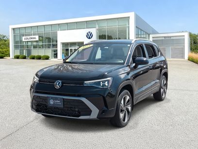 Used 2025 Volkswagen Taos SE w/ Taos Adventure Package (SXB)