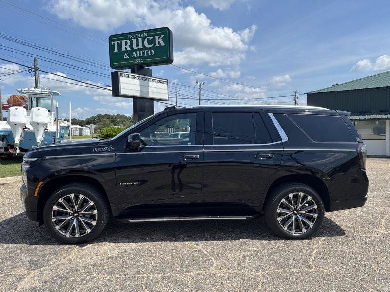 Used 2025 Chevrolet Tahoe High Country RWD image 2