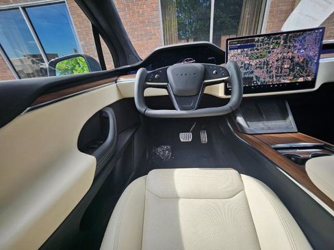 Used 2023 Tesla Model X AWD/4WD image 5