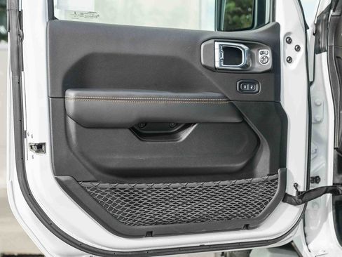 Used 2022 Jeep Wrangler Unlimited Sahara image 19