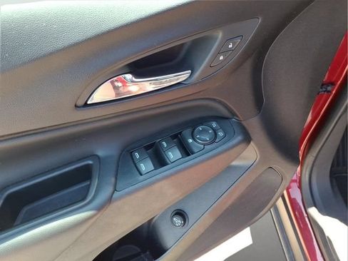 Used 2019 Chevrolet Equinox LT FWD image 17