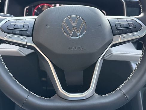 New 2025 Volkswagen Taos SEL image 5