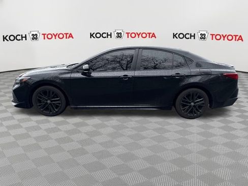 Used 2025 Toyota Camry SE w/ Convenience Package FWD image 4