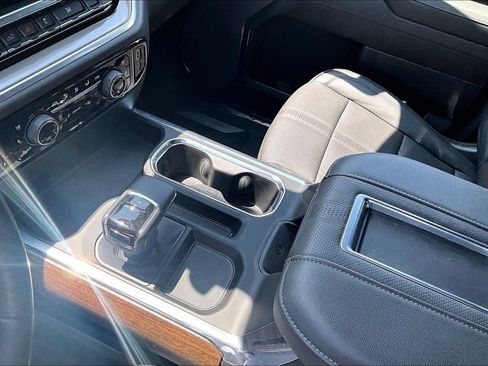 Certified 2022 Chevrolet Silverado 1500 High Country w/ Technology Package AWD/4WD image 14