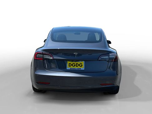 Used 2022 Tesla Model 3 RWD image 4