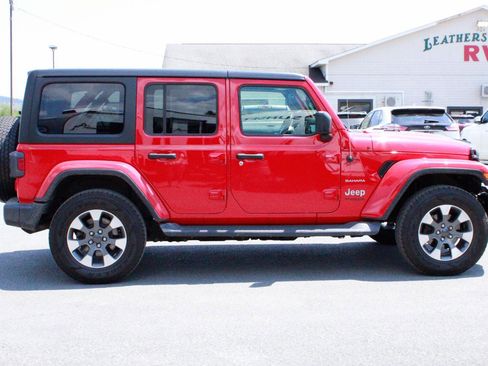 Used 2020 Jeep Wrangler Unlimited Sahara AWD/4WD image 4