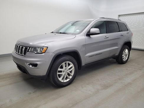Used 2017 Jeep Grand Cherokee Laredo w/ Quick Order Package 23E image 2