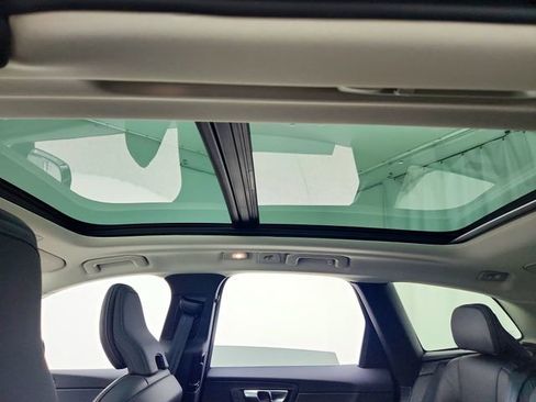 New 2026 Volvo XC60 B5 Ultra w/ Climate Package image 18