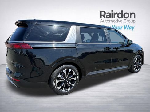 Used 2022 Kia Carnival EX FWD image 7