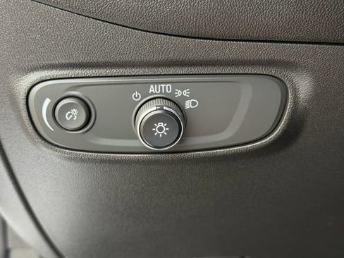 Used 2022 Chevrolet Equinox LT FWD image 24
