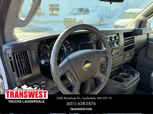 Used 2017 Chevrolet Express 3500 image 4