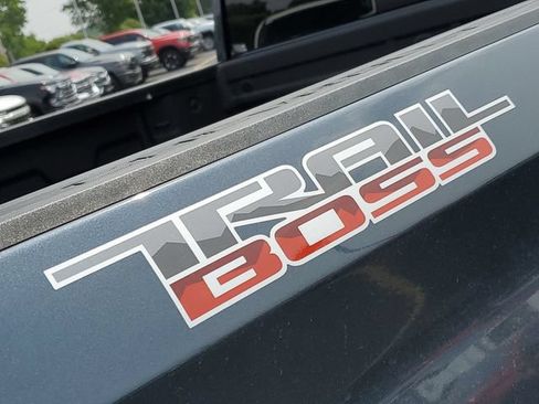 Used 2021 Chevrolet Silverado 1500 LT Trail Boss w/ Convenience Package II AWD/4WD image 6