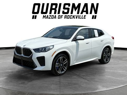Used 2025 BMW X2 xDrive28i w/ M Sport Package AWD/4WD image 2