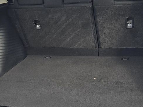 Used 2023 Honda HR-V LX image 9