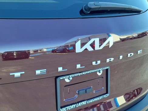 Used 2022 Kia Telluride SX w/ Towing Package FWD image 6