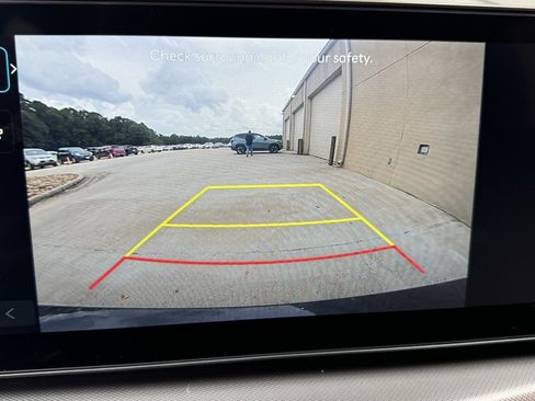 New 2025 Hyundai Santa Fe SE image 3