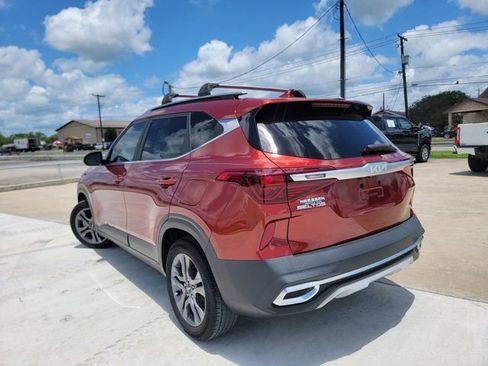 Used 2023 Kia Seltos S w/ Navigation Package FWD image 5