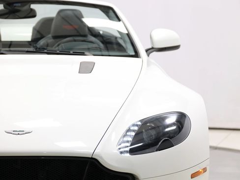 Used 2016 Aston Martin V8 Vantage GT RWD image 70