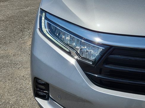 Used 2023 Honda Odyssey Touring image 9