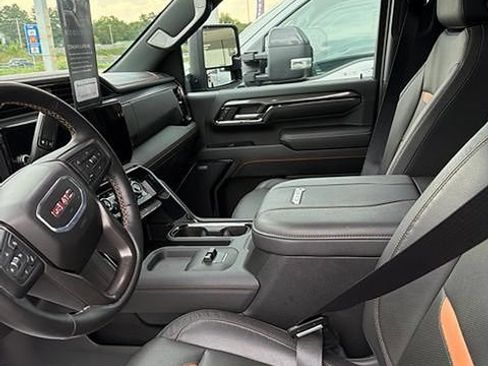 Used 2024 GMC Sierra 2500 AT4 w/ AT4 Premium Plus Package AWD/4WD image 3