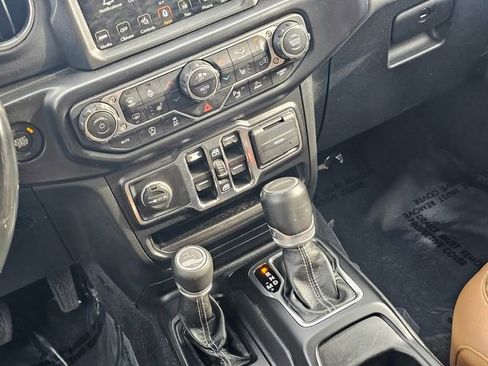 Used 2022 Jeep Gladiator Overland w/ Popular Equipment Package AWD/4WD image 36