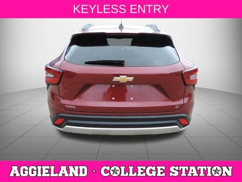 Certified 2025 Chevrolet Trax LT w/ LT Convenience Package image 5