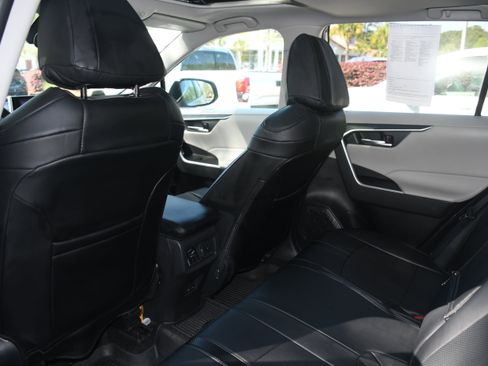 Certified 2025 Toyota RAV4 XLE w/ Convenience Package image 15