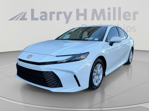 Used 2026 Toyota Camry LE FWD image 1