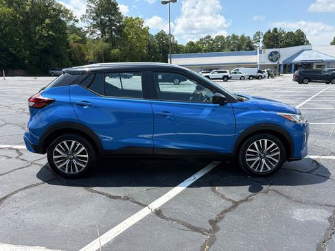 Used 2021 Nissan Kicks SV FWD image 4