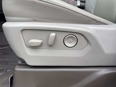 Used 2025 GMC Sierra 2500 SLT w/ LPO, GMC Protection Package image 10