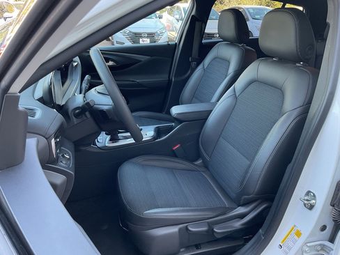 Used 2025 Buick Envista Preferred image 14