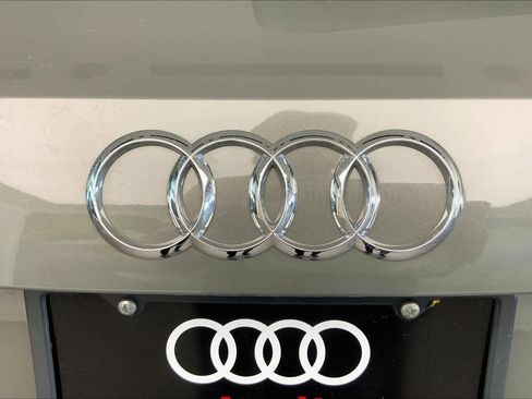 Used 2020 Audi Q3 2.0T Premium w/ Convenience Package AWD/4WD image 33