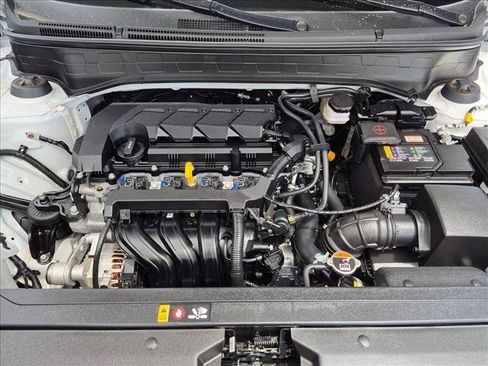 Certified 2025 Hyundai Venue SE FWD image 20