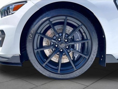 Used 2017 Ford Mustang Shelby GT350 w/ Electronics Package RWD image 10