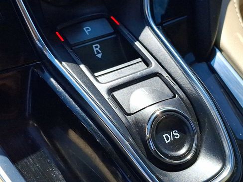 Used 2024 Acura RDX SH-AWD image 16